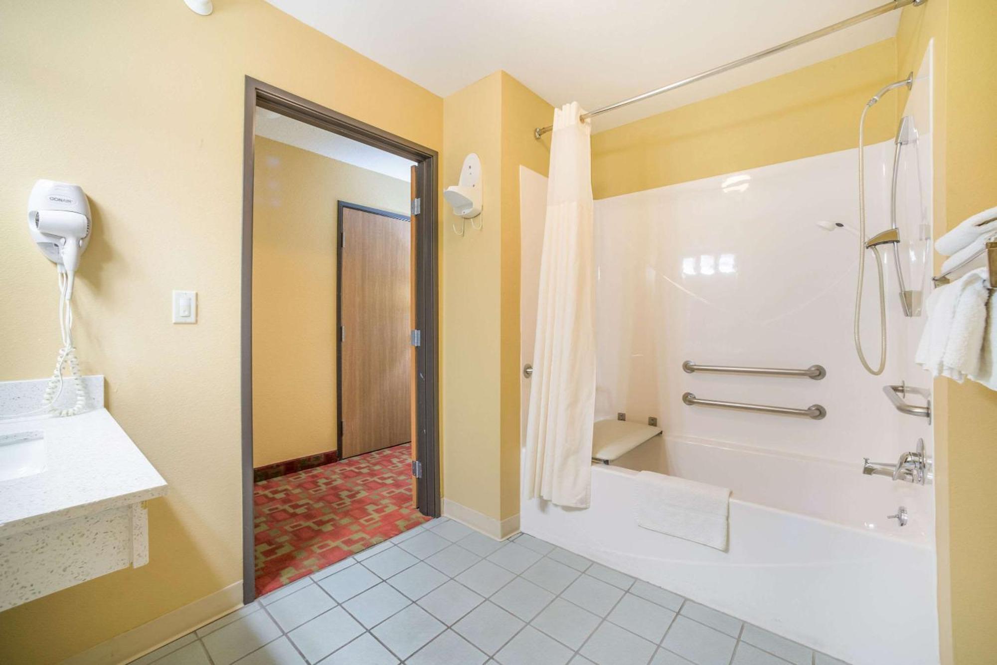 Quality Inn O'Fallon Il - St Louis Kültér fotó